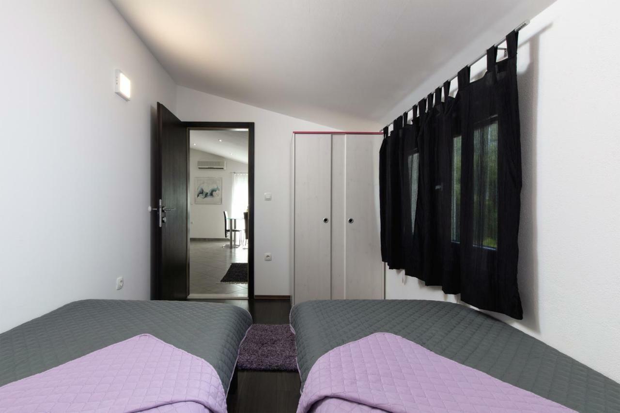 Apartments Bubalo Omis Exterior photo