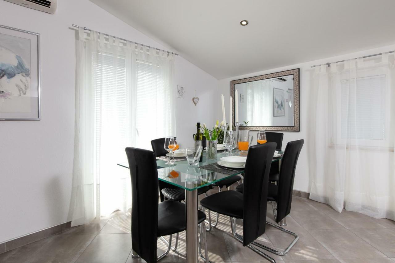 Apartments Bubalo Omis Exterior photo